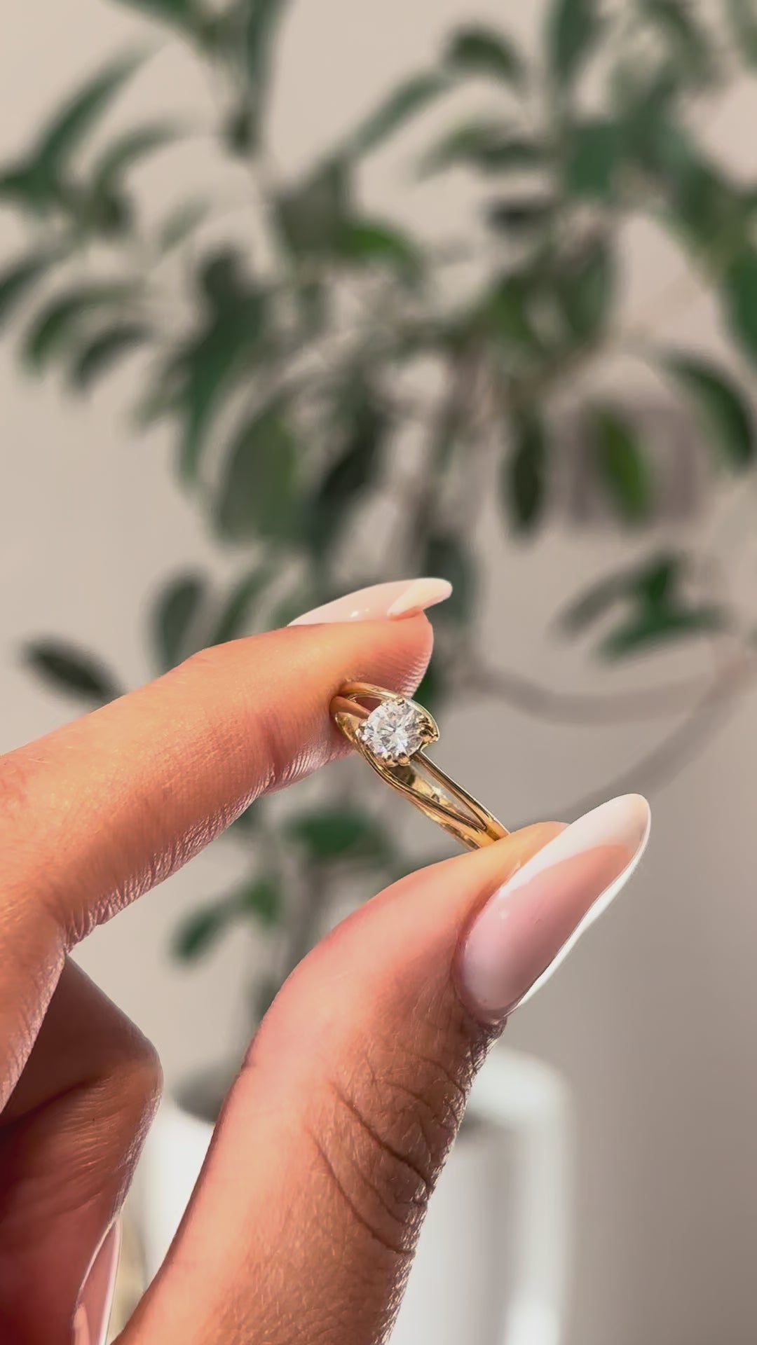 Anillo Solitario Rosa