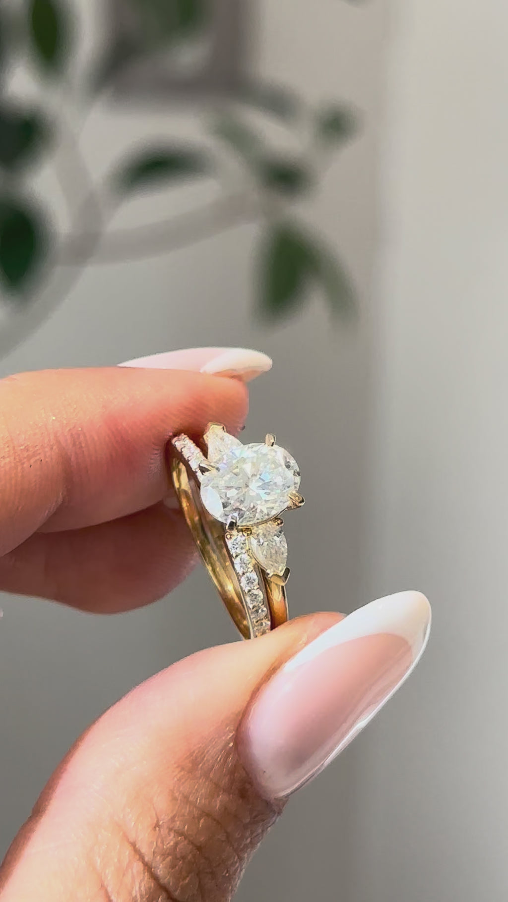 Anillo Alivine